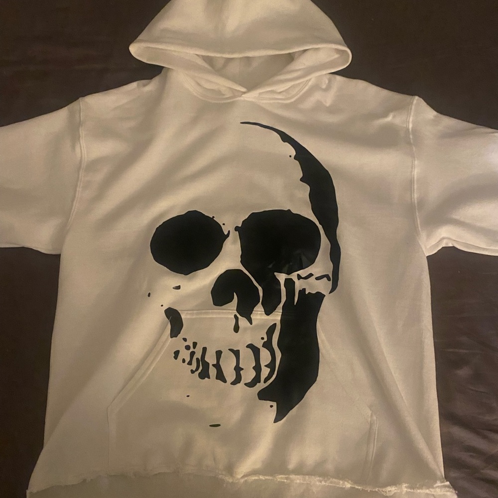 Hypernosis Cropped Skull Hoodie
